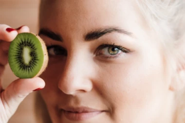 KIVI ŠTITI OD GUBITKA VIDA! Pročitajte koji su zdravstveni benefiti ove MOĆNE VOĆKE!