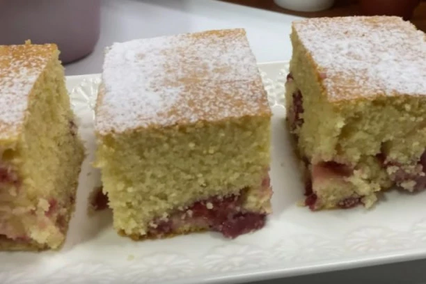 (RECEPT) Ovaj KOLAČ su nam bake stalno spremale: Zalogaji koji vraćaju u detinjstvo!