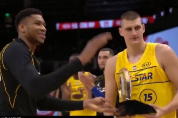 (VIDEO) "GRČKI FRIK" ZNA KO JE PRAVI MVP: Adetokumbo pokazao šta je pravo bratstvo, POGLEDAJTE ŠTA je uradio za Nikolu Jokića!