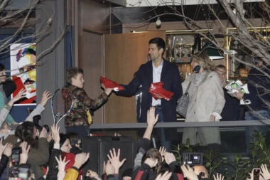 (VIDEO) NOVAK ĐOKOVIĆ SE RODIO KAO ŠAMPION: Snimak koji svakog dana ima sve veću vrednost!