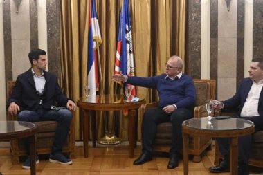 (FOTO) Goran Vesić ugostio Novaka Đokovića u Skupštini grada