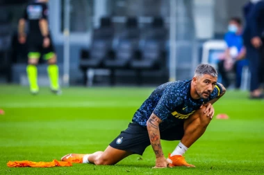 ČUDNA SUDBINA ALEKSANDRA KOLAROVA: Osvanuo među najgorim bekovima u Seriji A, jedva igra, ALI GA KONTE DIŽE U NEBESA!