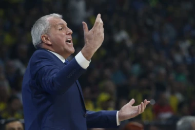 (FOTO) GROBARI ZATEČENI: Tajanstvena poruka Obradovićevog MENADŽERA!