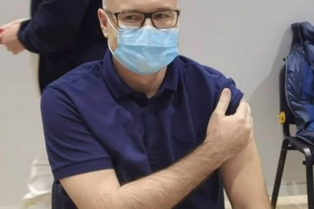 Vučević: Samo zajedno možemo da izguramo ovu tešku godinu, vakcinišite se!