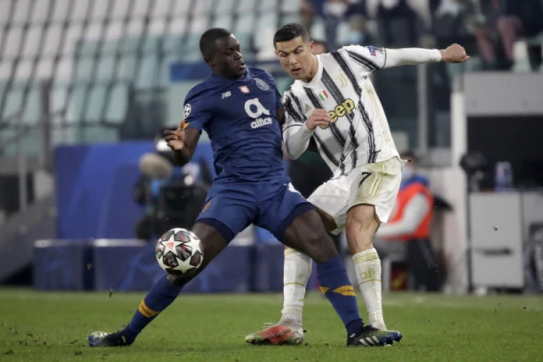 (FOTO, VIDEO) SRBIN RAZBESNEO RONALDA: Ovo je POTEZ KOJI JE ODVEO PORTO U  ČETVRTFINALE LIGE ŠAMPIONA!