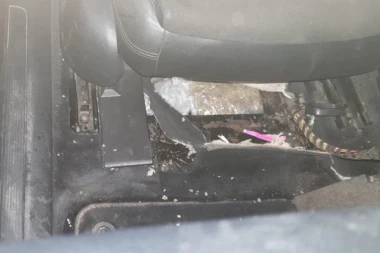 U policijskoj akciji GNEV zaplenjeno 33 kilograma marihuane: U "pasatu" pronađeno 59 paketa droge