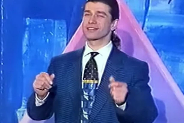 (VIDEO) SVI PEVATE PESMU "SVE SE TO DOGODILO NA PUTU ZA LUDILO", a gde je sada pevač za kojim su LUDOVALE ŽENE devedestih godina!