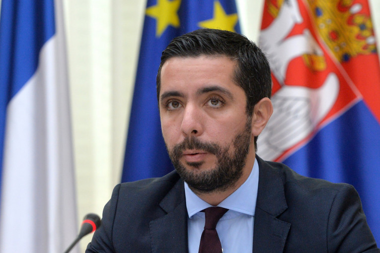 DAJTE IME SRPSKOM VOZU I OSVOJITE MILION DINARA: Sve što treba da uradite je OVO!