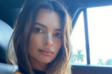 Emili Ratajkovski otkrila pol bebe: Manekenka objavila PRVU FOTOGRAFIJU DETETA!