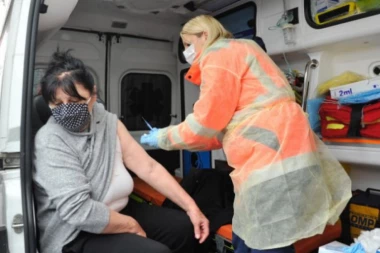 POČELA VAKCINACIJA  BEOGRAĐANA NA 20 MOBILNIH PUNKTOVA!