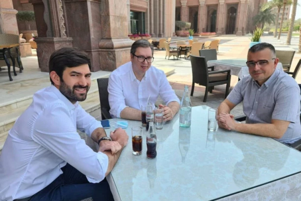(FOTO) VUČIĆ NA PIĆU SA BANETOM I DANILOM: Srbiju čeka mnogo dobrih stvari!