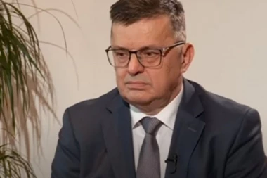 TEGELTIJA SMENIO MINISTRA!