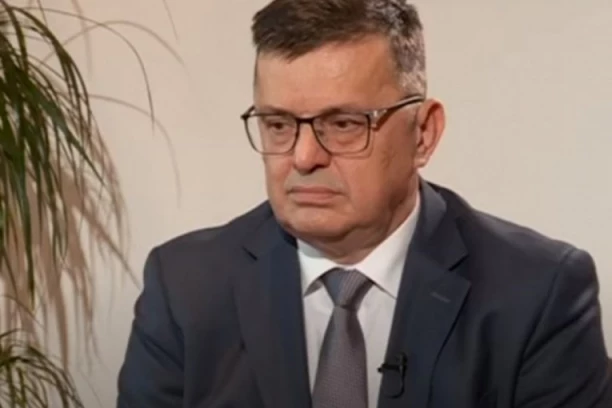 TEGELTIJA SMENIO MINISTRA!