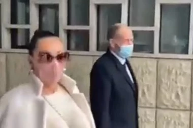 (VIDEO) ZAVRŠENO ROČIŠTE IZMEĐU CECE I KARLEUŠE! Diva mahnula novinarima i poručila: Gladna sam, dugo je trajalo!