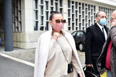 CECA NA SUDU U SAVRŠENOM STAJLINGU: Pevačica napravila kombinaciju godine, a evo KOLIKO KOŠTA!