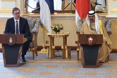 PREDSEDNIK SRBIJE LIČNO POZVAO KRALJA BAHREINA DA POSETI SRBIJU!