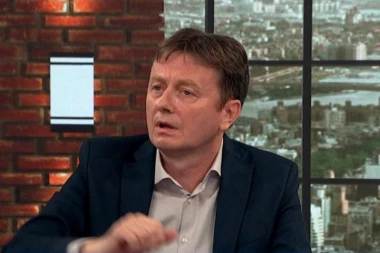 "SPS nastavlja praksu flertovanja sa opozicijom"! Darko Glišić kaže da je SNS neće da bude deo političkog mešetarenja!