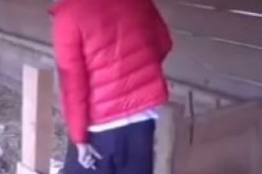 (VIDEO) Janjuš doživeo ŠOK u dvorištu Bele kuće: ŽIVOTINJA GA IZNENADA NAPALA!