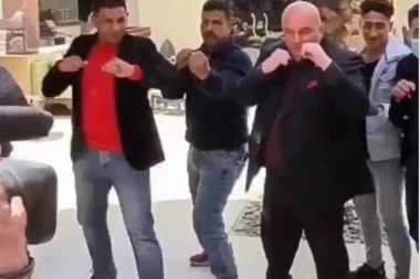 (FOTO, VIDEO) PALMA ISKORISTIO POSETU EGIPTU DA NAUČI EGIPĆANE BOKSU! Sve ih izudarao!