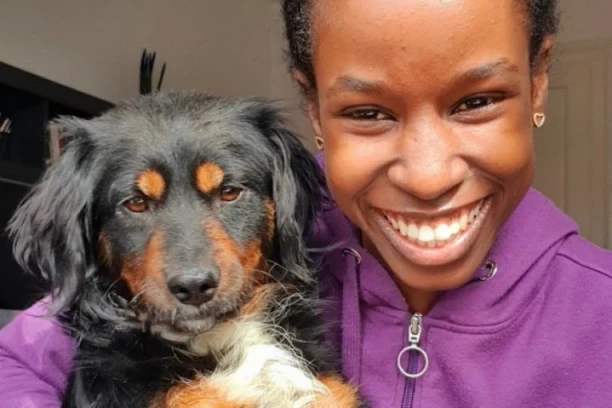 Pas iz SRPSKOG AZILA dobio vlasnika iz TANZANIJE: Naila nam održala čas humanosti