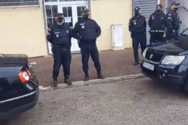 (VIDEO) SPREMA SE HAOS! SAJEVCI NA ULICAMA NIKŠIĆA, snimljena vozila specijalne jedinice