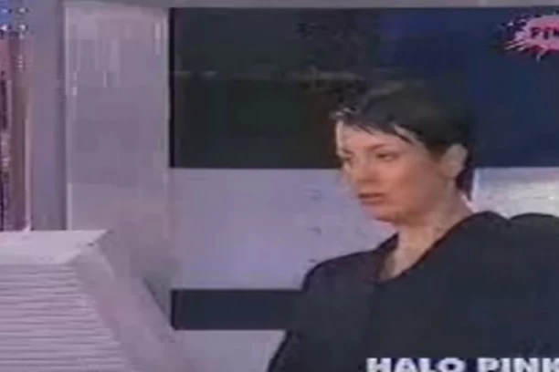 PALA JE U NESVEST U UŽIVO PROGRAMU: Voditeljka se povukla sa malih ekrana, a evo kako sada IZGLEDA i čime se bavi! (FOTO)