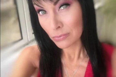 2000. godine je o njoj BRUJALA Srbija, a posle je gledali u SKUPŠTINI! Sve se izdešavalo UŽIVO u programu, javnost ovo nikada nije zaboravila! (VIDEO)