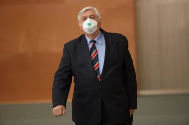 DR TIODOROVIĆ TRAŽI PRODUŽENJE MERA I UPOZORAVA: Čak 80 odsto zaraženih IMA BRITANSKI SOJ KORONE