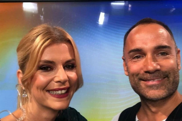 (FOTO) ŠOKANTAN PRIZOR! BIVŠI MUŽ NATAŠE MILJKOVIĆ fotografisan  POTPUNO GO nasred plaže!!