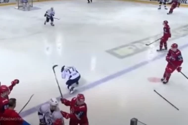 UŽASNE VESTI: Ruski hokejaš pogođen pakom u glavu, pa tri dana kasnije umro najtežim mukama