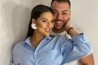 SLOBA POSTAO TATA: Pevač dobio bebu sa izabranicom!