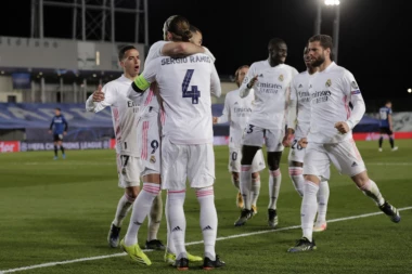 MADRIĐANI LAGANO SRUŠILI EIBAR: Real dao PET golova Dmitroviću, ali su samo dva priznata!