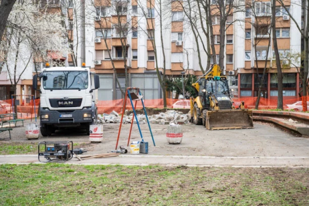 DORĆOLCI, POČELA JE IZGRADNJA IGRALIŠTA ZA NAJMLAĐE: Sprema se i veliki PARK