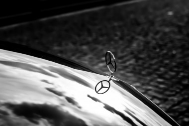 "MOLIMO VAS DA NE VOZITE!" Mercedes HITNO povlači milion automobila širom sveta, kompanija došla do zabrinjavajućih podataka: Modeli opasni po život!