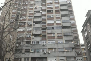 DETALJI PADA DEVOJKE SA ZGRADE: Radi se o pokušaju SAMOUBISTVA, poznato zbog čega!