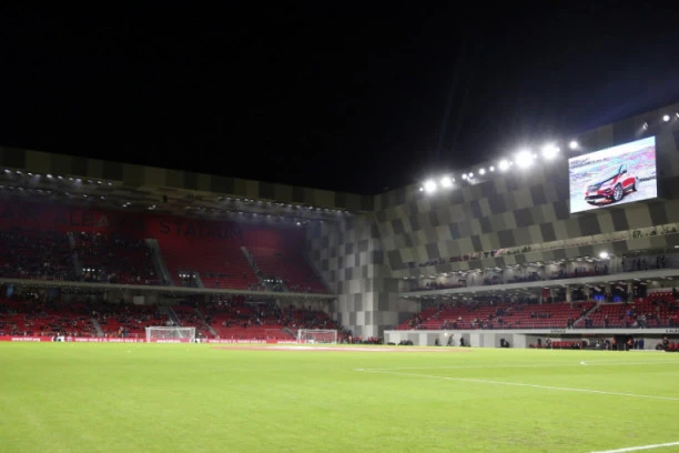 (VIDEO) KAKVI AMATERI: Albanci PUKLI 85.000.000 evra na nacionalni stadion, pa dve godine kasnije otkrili da je FELERIČAN!
