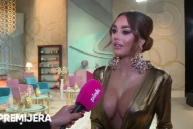 (FOTO) NAJŠOKANTNIJA OBJAVA ANE KORAĆ DO SADA! Povadila REBRA, a od FOTOŠOPA ne odustaje: Prizor za nepoverovati!