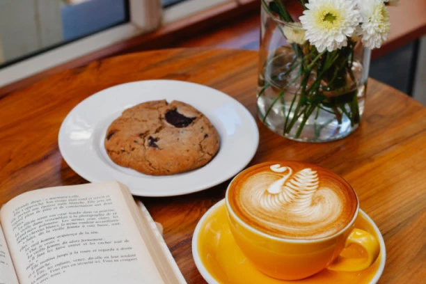 CVEĆE DUŽE TRAJE UZ OVE TRIKOVE: Ne sipajte bilo kakvu vodu, a jedan začin je pravi eliksir života vaših biljaka!