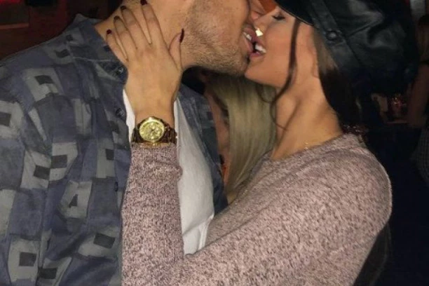 VLADA VUKSANOVIĆ DOBIO DRUGO DETE Slavlje u domu manekenka!