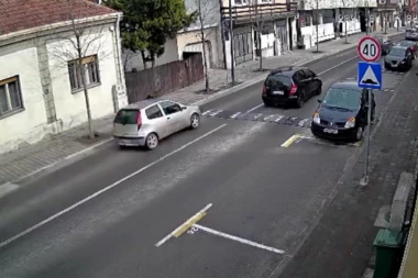 ČOVEČE, IMAŠ LI MOZGA? Šokantan snimak divljačke vožnje iz Aranđelovca, bahati vozač u bekstvu