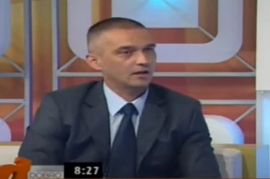 KAD JE TEŠKO, HITNO U SRBIJU! Prvi čovek policije Crne Gore prebačen u KBC "Dragiša Mišović"!