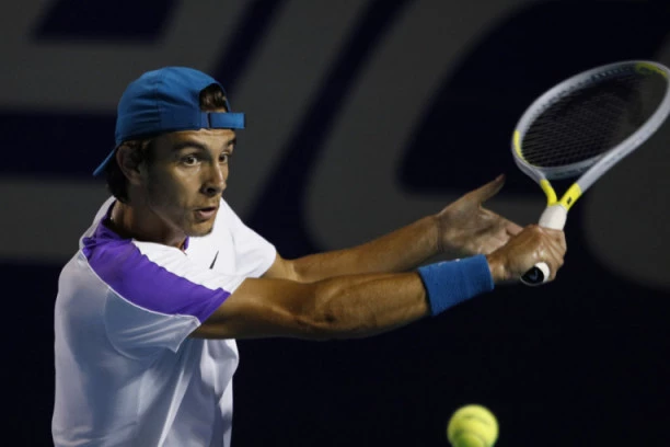 (VIDEO) NOVA ZVEZDA BELOG SPORTA ROĐENA JE U AKAPULKU: Cicipas jedva do polufinala, Zverev prošetao, A ON - BRILJIRAO PROTIV DMITROVA!