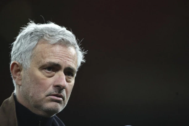 ODAVNO GA NEKO OVAKO NIJE PONIZIO: Murinjo na UDARU Junajtedove ZVEZDE!