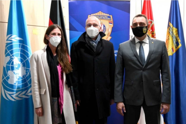 Ministar Vulin prisustvovao prezentaciji forenzičke opreme koja je donirana Nacionalnom centru za kriminalističku forenziku!