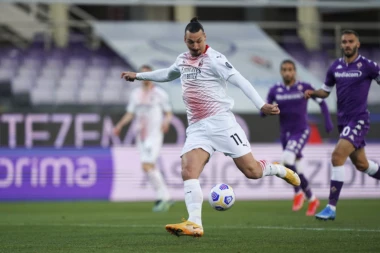 DUPLI PREOKRET NA "ARTEMIO FRANKIJU": Ibrahimović i Vlahović SJAJNI, "Rosoneri" posle DRAME srušili Fiorentinu!
