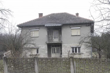 (VIDEO) OTAC NAJAVLJIVAO DA ĆE DANAS UBITI SINA, PA ONDA I SEBE! Detalji krvave porodične tragedije u Barajevu!