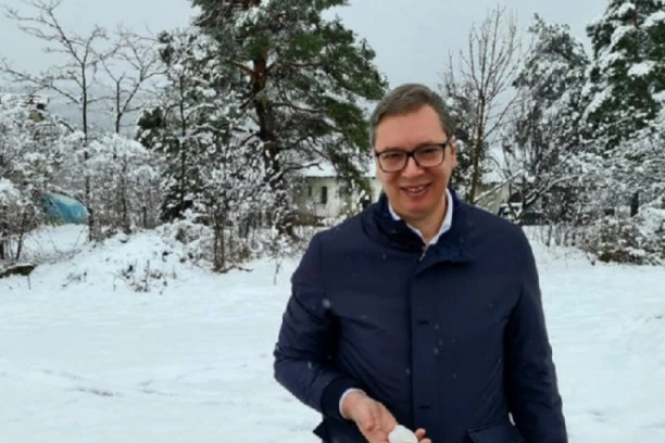 PREDSEDNIK OPČINJEN LEPOTOM NAŠE DRŽAVE! Prisetio se dečačkih dana, pa objavio fotografiju koja je raznežila Srbiju