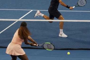 GOTOVO! PLANETA U SUZAMA: Teniski VELIKAN primoran da se POVUČE!