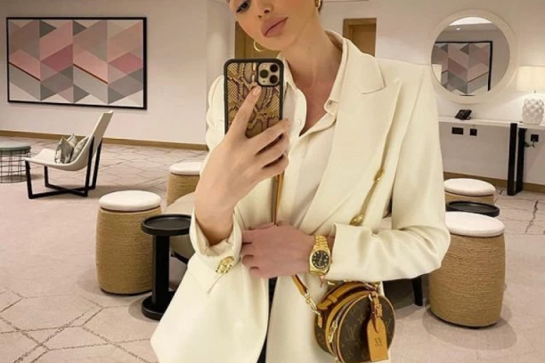 EMINA JAHOVIĆ SE ODLUČILA NA DRASTIČAN POTEZ: Dala kuću u neverovatne svrhe, a za to postoji OGROMAN RAZLOG!