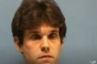 (VIDEO) OVO JE SVEŠTENIK KOJI JE UHVAĆEN U BAHANALIJAMA SA DVE ŽENE NA OLTARU: To nije sve, uradio je još jednu GADOST!